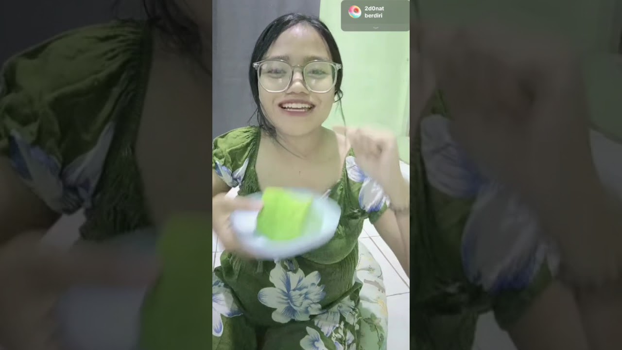 BUMIL CANTIK LIVE ELUS-ELUS PERUT