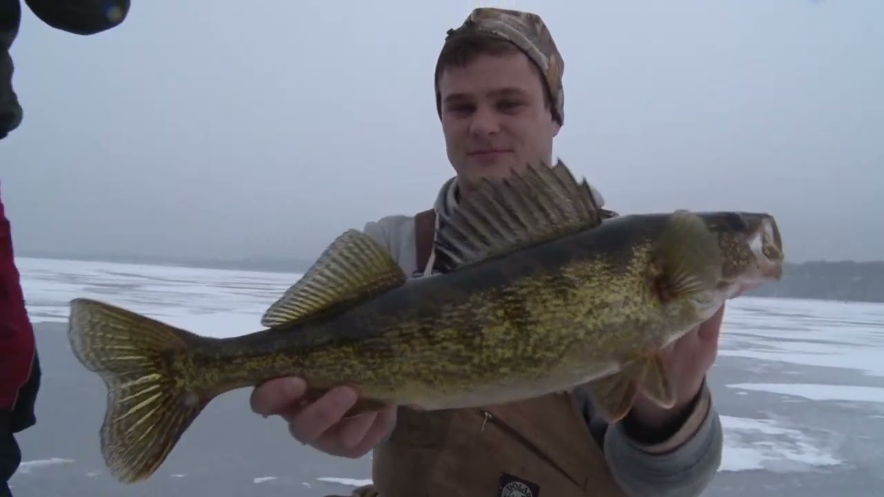 906 Outdoors - Ice Fishing Little Bay De Noc