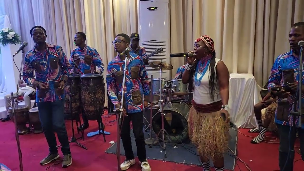 Bijoux star su deuil de PAPA JEAN PIERRE KAYEMBE mais qu'elles spectacles, mamu national.