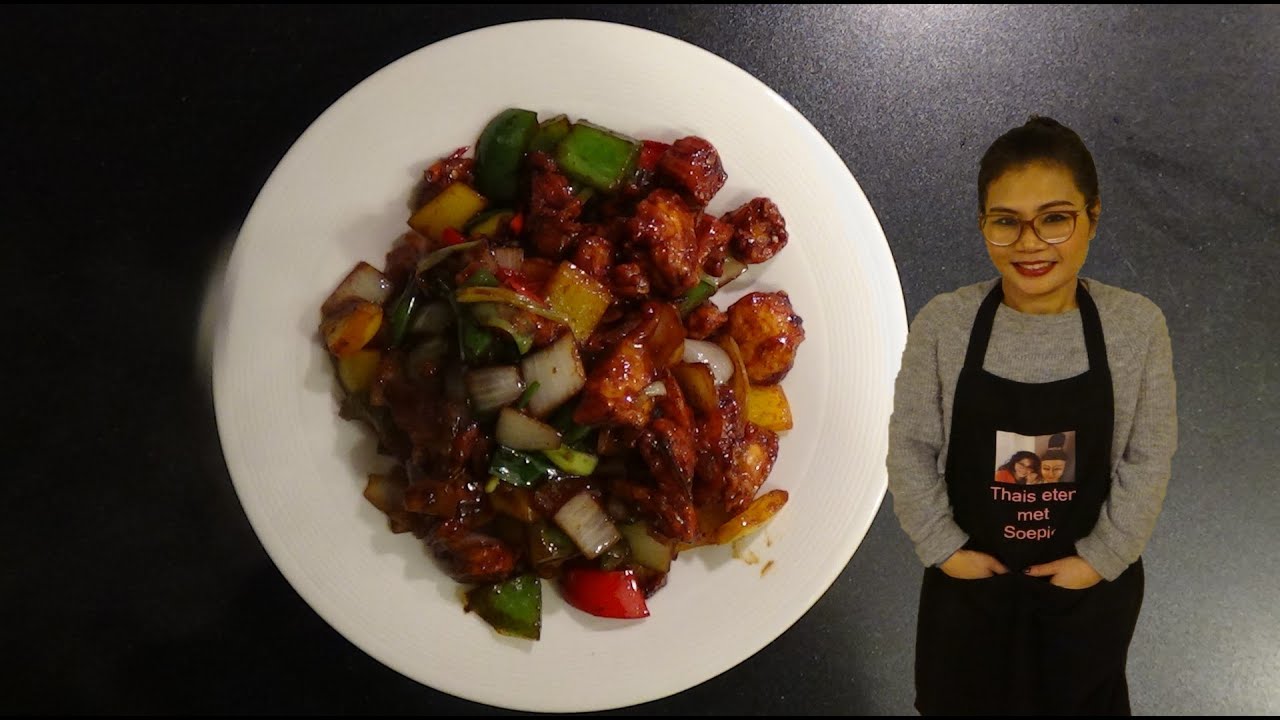 Kip met chilipasta en paprika, ผัดไก่นํ้าพริกเผา, video #131, Thais eten in Nederland met Soepie.