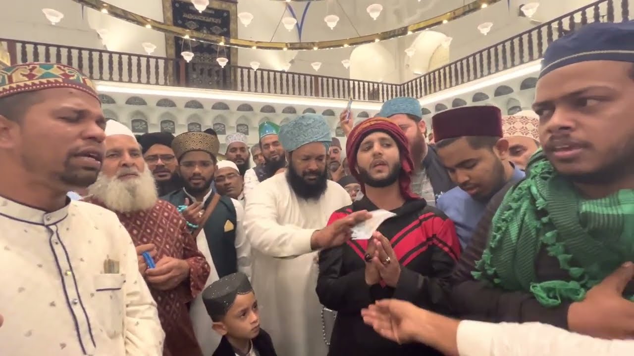 Bargahe Ghouse e Paak Me Mehfil e Naat Allama Ahmed Naqshbandi Sb Noorani Manzar Bagdad Shareef