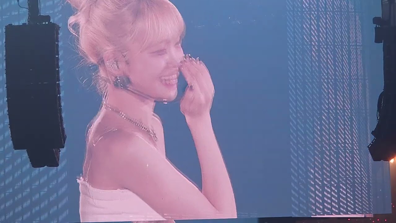240309 르세라핌(LE SSERAFIM) - EASY + 멘트 + 이브, 프시케, 그리고 푸른수염의 아내 full cam / IU HER CONCERT