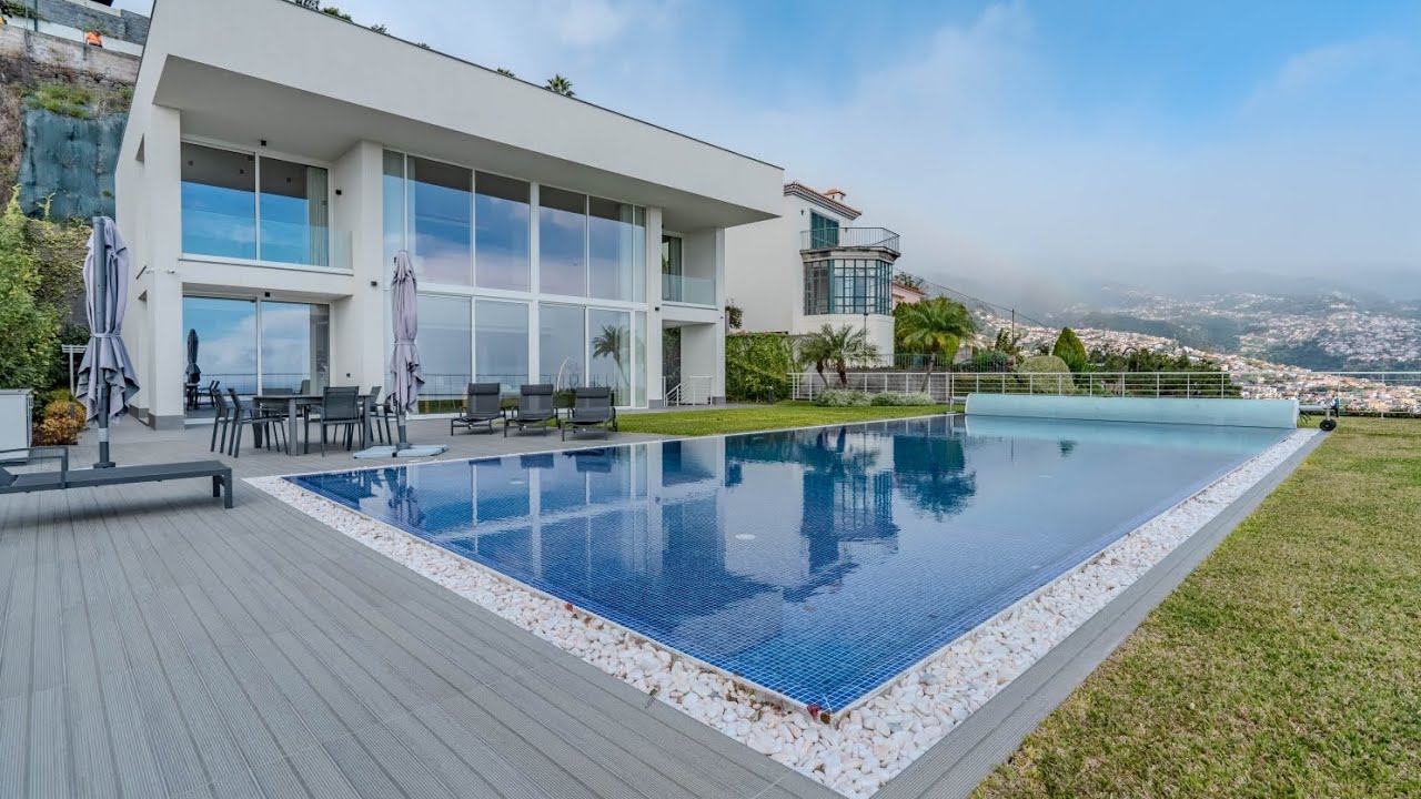 Exceptional Luxury Residence 4 Suites with Stunning Views over the Bay of Funchal