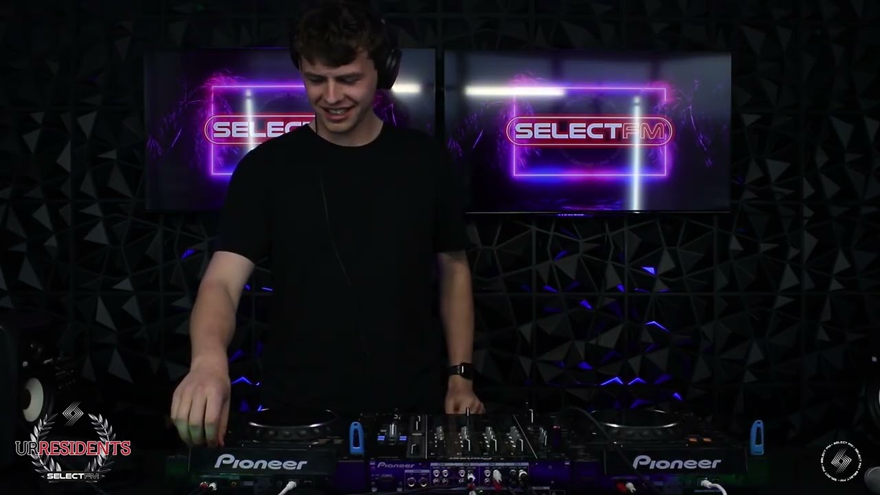 UR RESIDENTS: LARRY | Show #004 - SELECT FM