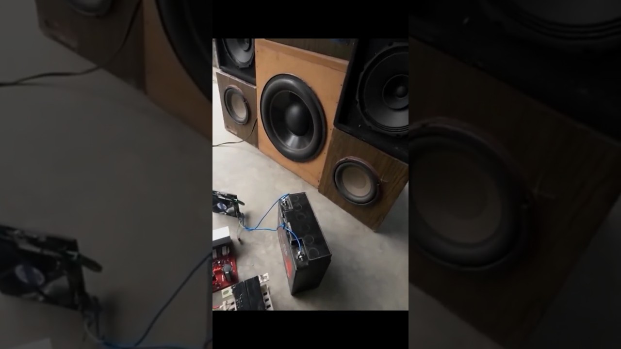 Ultimate Bass 300 Watt Mono Amplifier Testing...