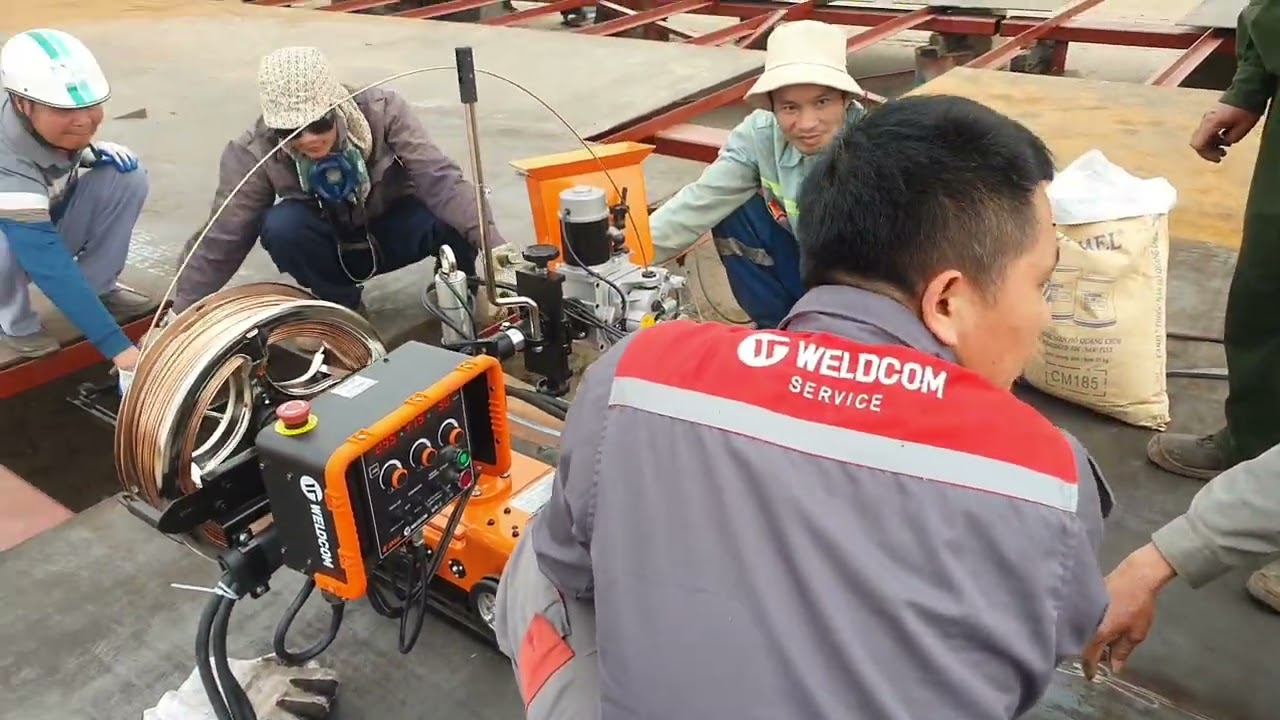 Demo máy hàn tự động, hàn đáy tàu. 