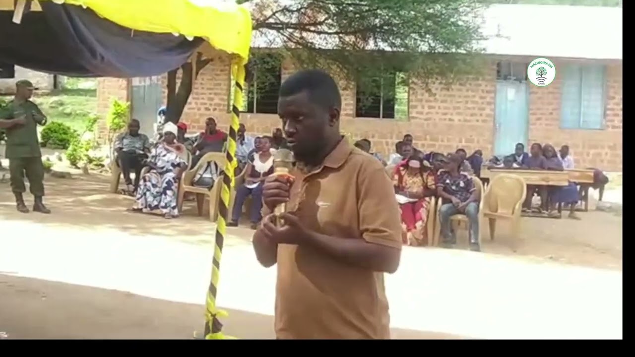 KATIBU WA MBUNGE BUNDA MJINI APOKEA MADAWATI 248 NA KOMPYUTA 2 KUTOKA KWA WADAU WA MAENDELEO