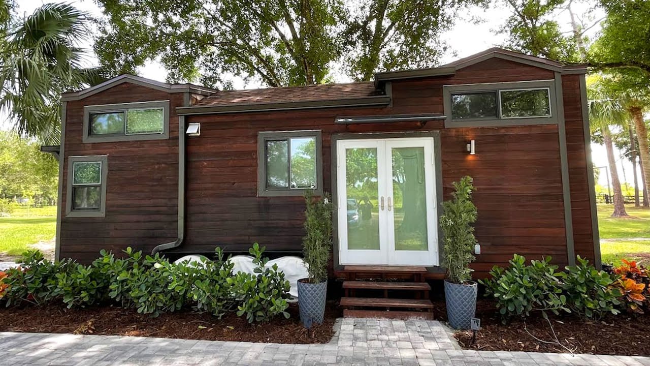 Amazing Cozy Laid Back Farm Style Tiny House on 5 Acres