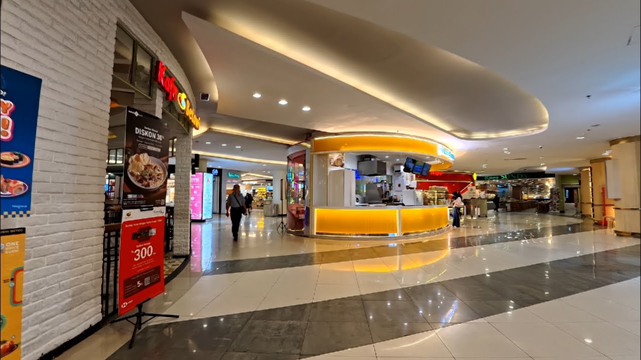 [24] Walking Around : Connecting Basement Between Central Park Mall And Neo Soho Podomoro City