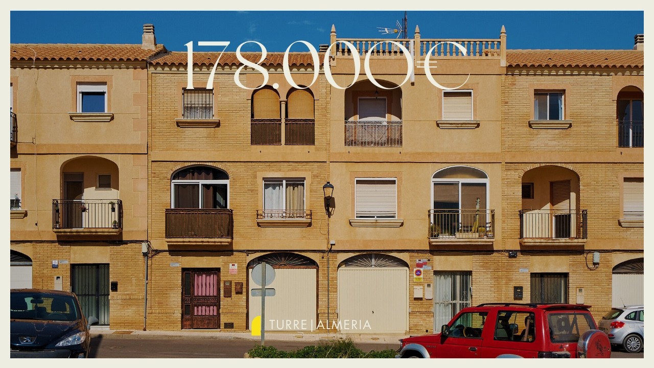 Townhouse for Sale in Turre, Almería with Private Garage