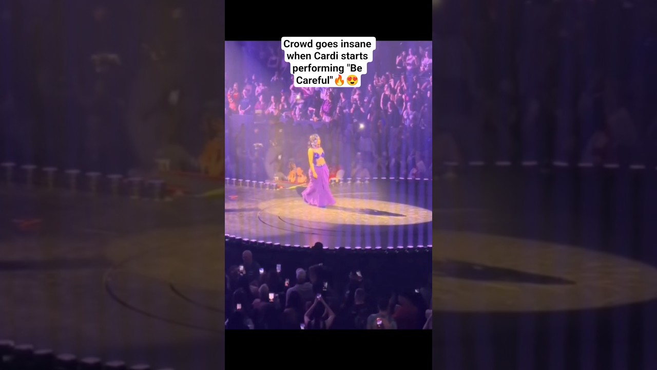 Crowd goes insane when Cardi starts performing 