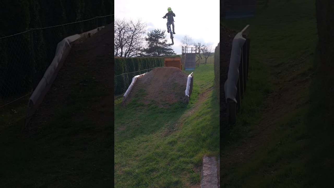 Erstes mal #kicker senden im Jahr 2024 #bike #mtb #mtblife #rose #hometrail #dirt