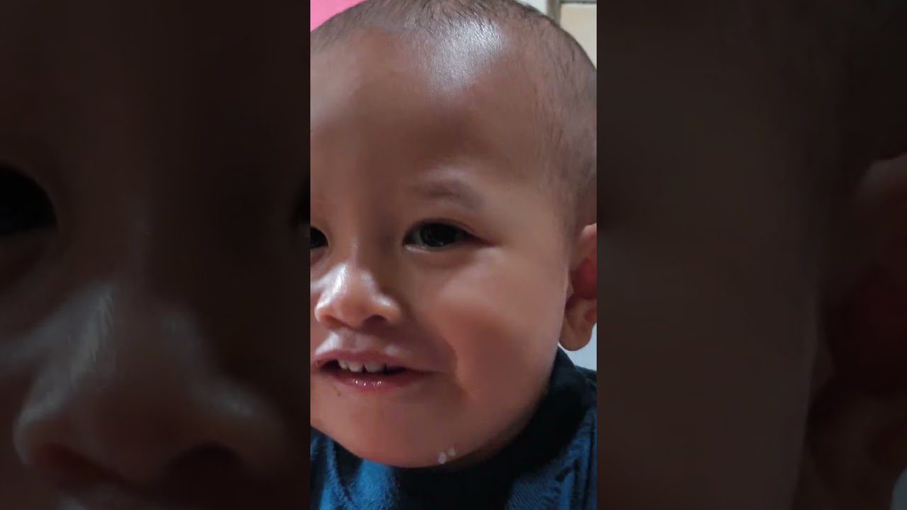 Adek Makan Kepala Ikan! 