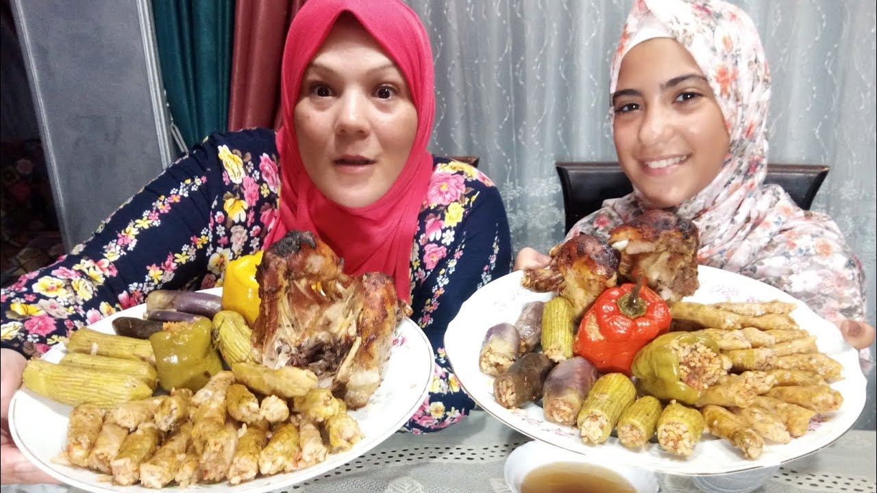 تحدي رنا وماما واكبر كميه محشي وفرخه 2كيلو والعقاب مسخره😂