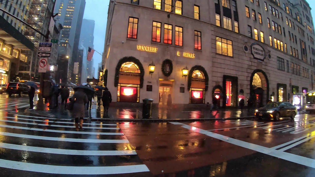 NYC Holiday Season Snow Walk | 5th Avenue, Rockefeller Center, Times Square (December 2, 2019) ASMR