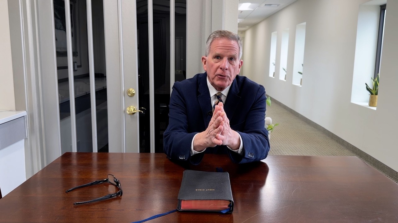 Пауки в королевском дворце — Ежедневное богослужение с пастором Майо 3.3.26