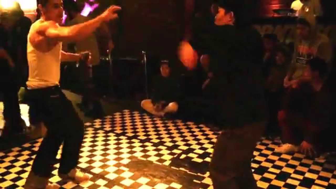 Floor Phantom vs Wacky