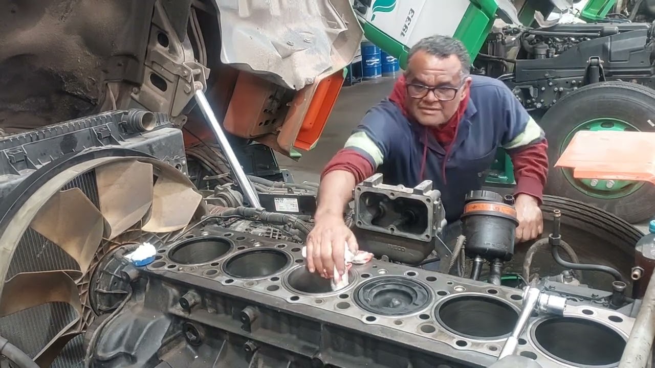 TROCANDO KIT,MEDINDO ALTURA DA CAMISAS MOTOR FPT IVECO.