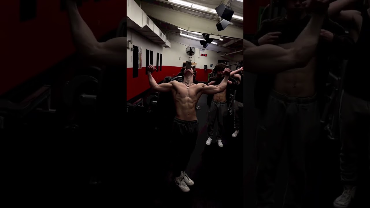 Flex muscle #shorts #viral #bodybuilder #muscle #flex #sixpack