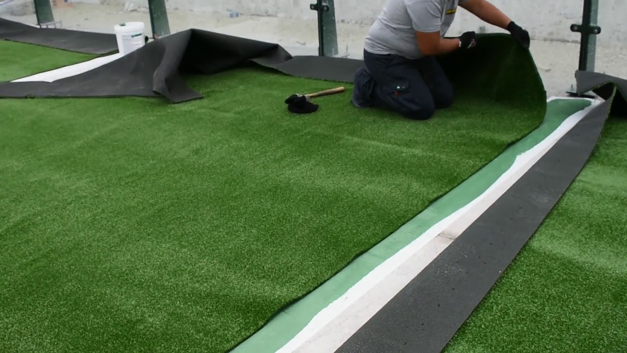 Instalación de césped en pista de pádel - SUMIRANCA S.L