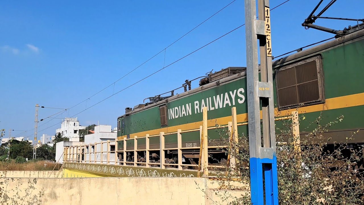 Powerful 2 Diesel & Electric Locomotives Pulling High Speed GOODS WAGON Train | Indian Railways