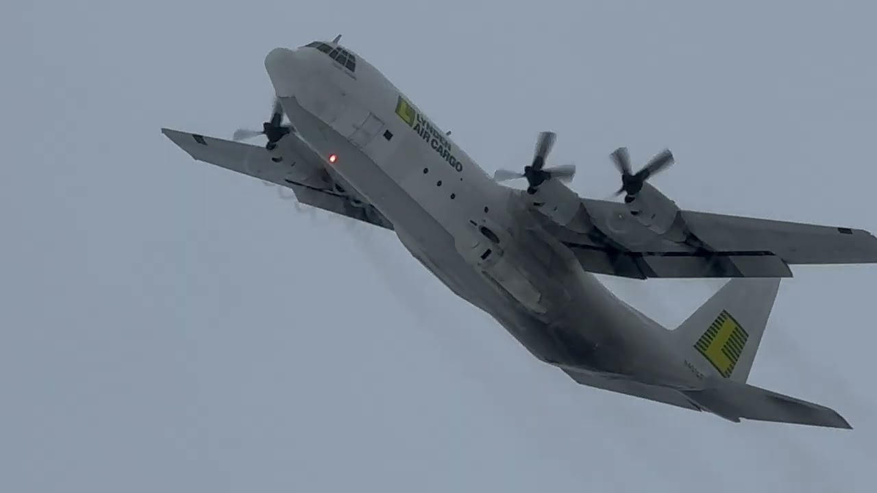 Extreme snow blizzard conditions at PANC airport PLANE SPOTTING #anchorage #anchorageairport