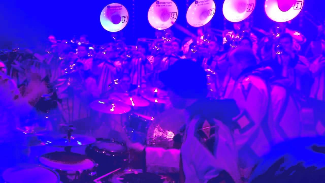 Guggi Zunft zu Olten-  Party Rock Medley/Rhythmus Solo, Guggilari 2013 HD