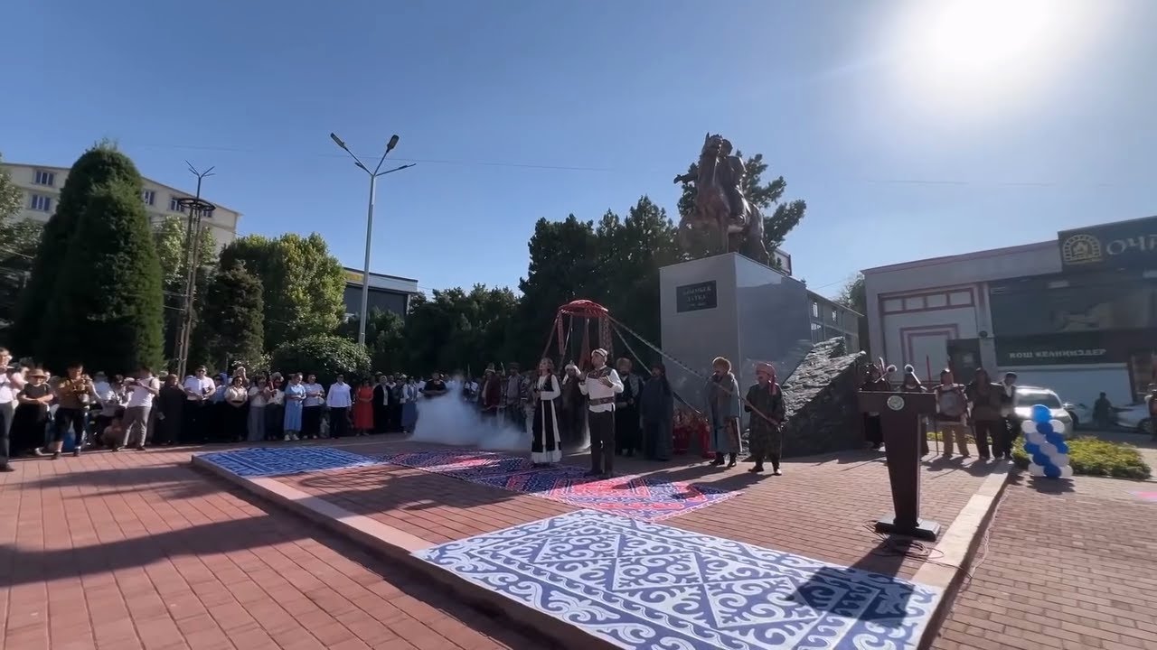 ✅Ош шаарынын так ортосуна Алымбек Датканын эстелиги тургузулду