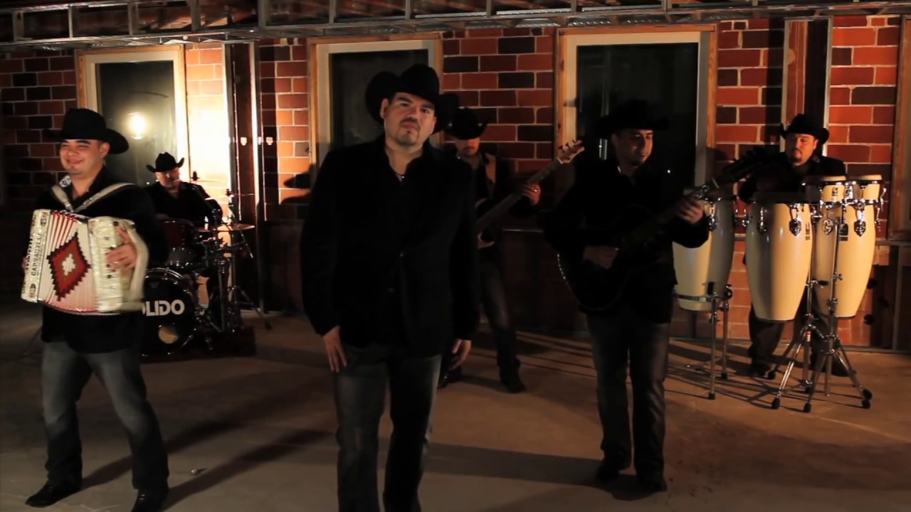 Solido - Tengo Que Olvidarla (Video Oficial)