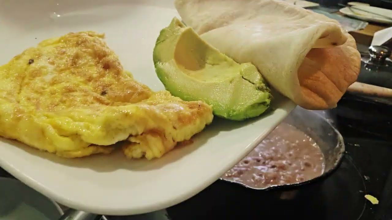 Haciendo tortillas para comer con frijolitos #cocina #comidafacil #comidacasera 