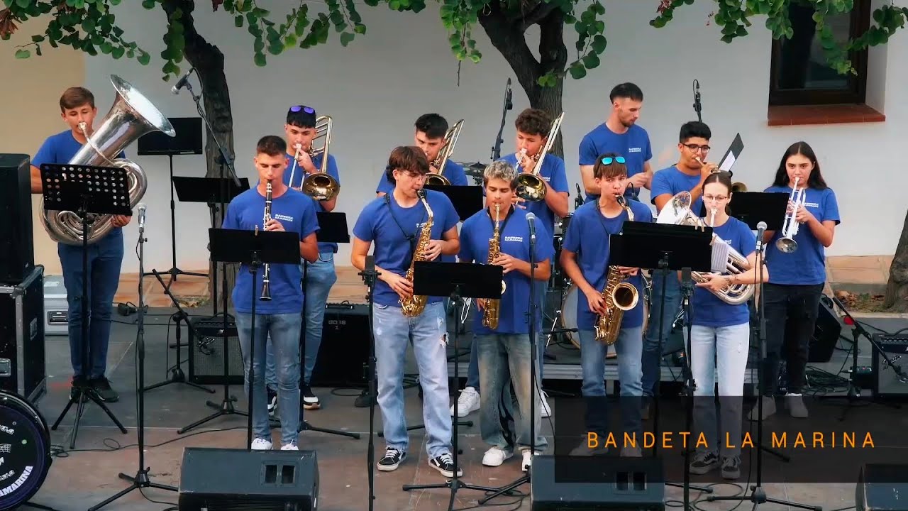 Laura no está, charanga (Bandeta La Marina)