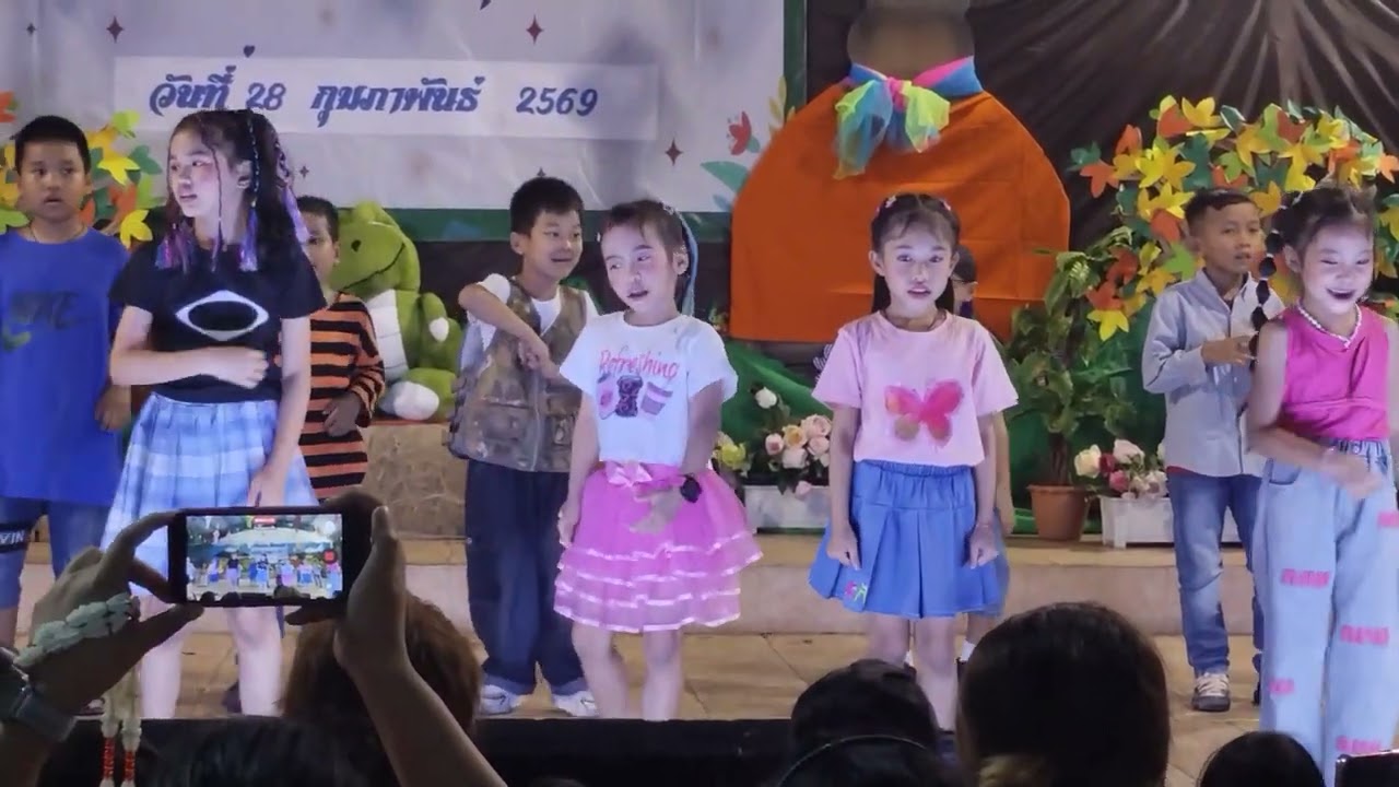 การแสดงคอพับ ของนักเรียนชั้นป 1/2