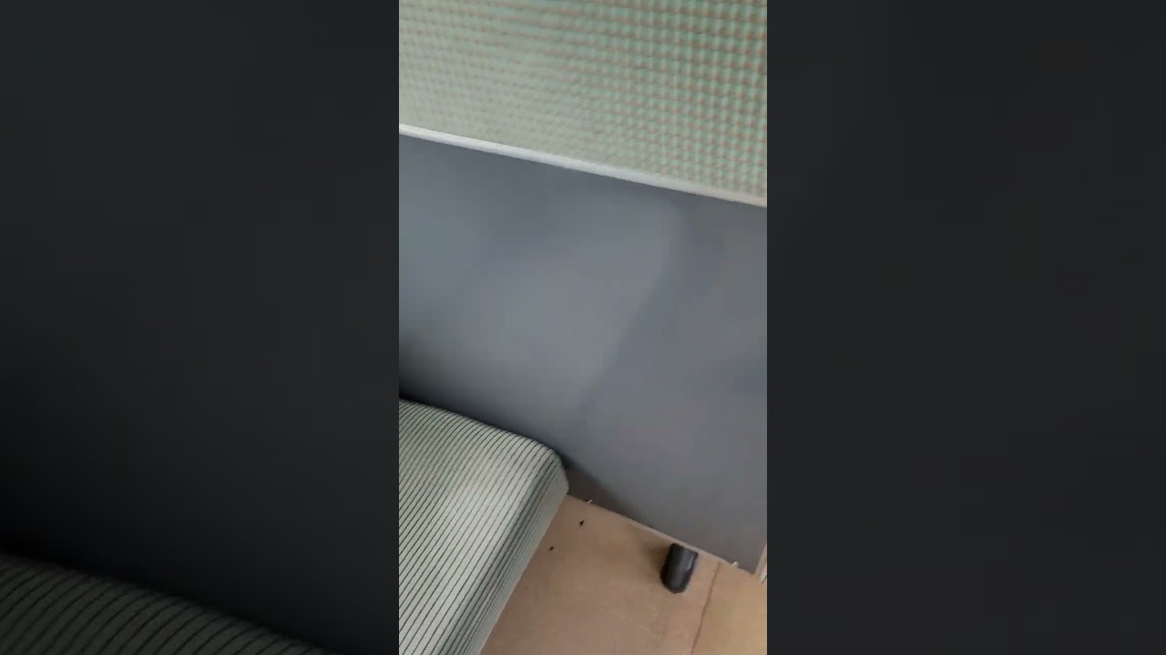 初めて見る一人用座席(室蘭本線)