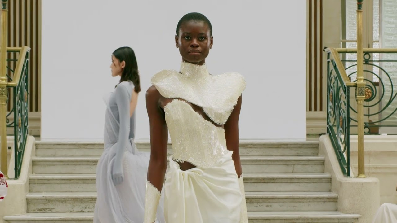 Zhaoyi Yu SS25 'Glimpse' Runway 