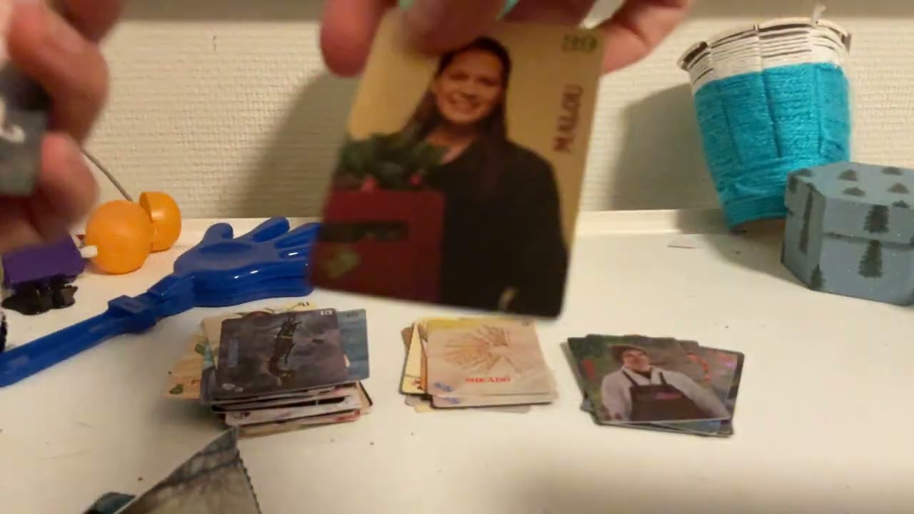 Åbner sygt mange ￼ Valdes jul pakker  (JULIAN)￼￼