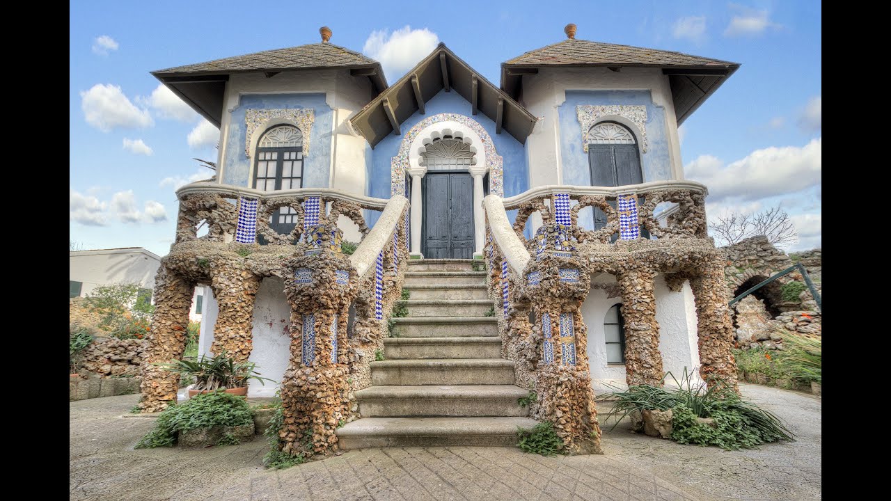 Casa de estilo modernista gaudiniano en Menorca