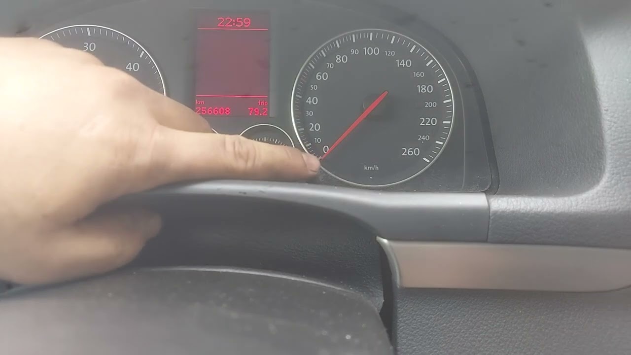 VW Touran مسح ضوء الصيانه.