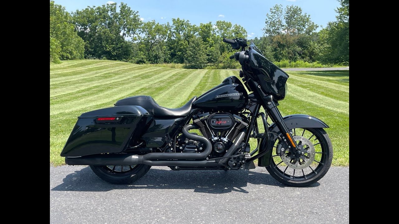 2018 Harley-Davidson Street Glide Special FLHXS 124