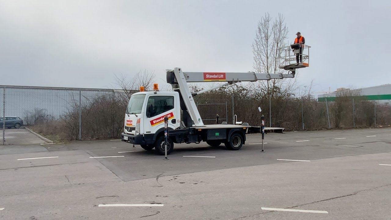 Köp Billift Palfinger P220 B Nissan Cabstar på Klaravik
