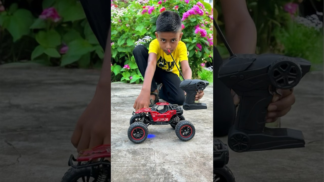 Epic RC Monster Truck In Action! 🏎️🔥