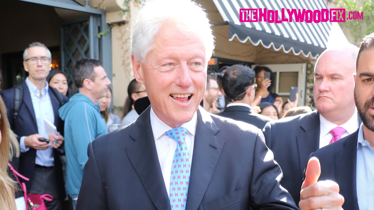 Bill Clinton Makes A Surprise Pit Stop At Alfred Coffee On Melrose Place 9.13.16