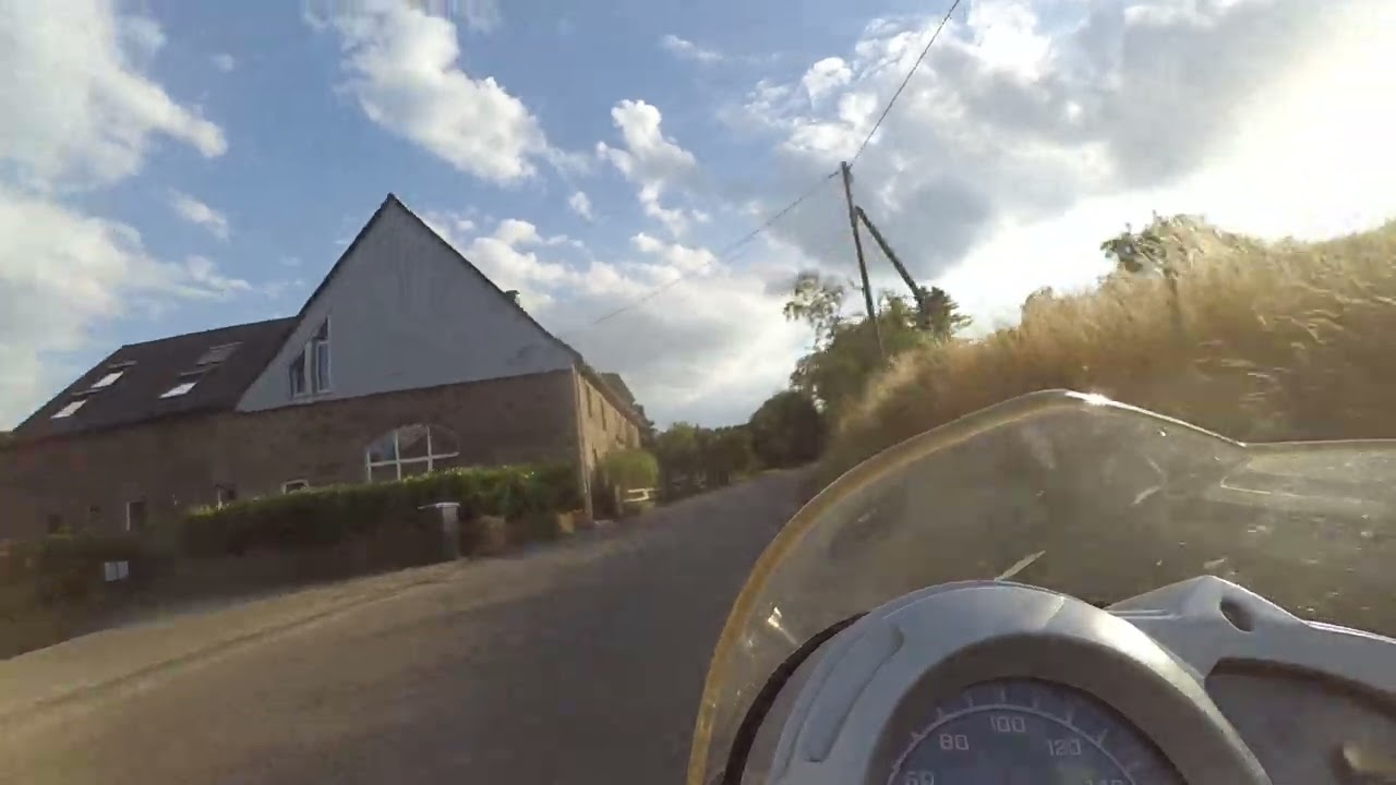 Abendtour durchs Bergische Land – Wetter/Ruhr: Voßhöfer Str. gen Westen, Sandberg →…→ Leveringhausen