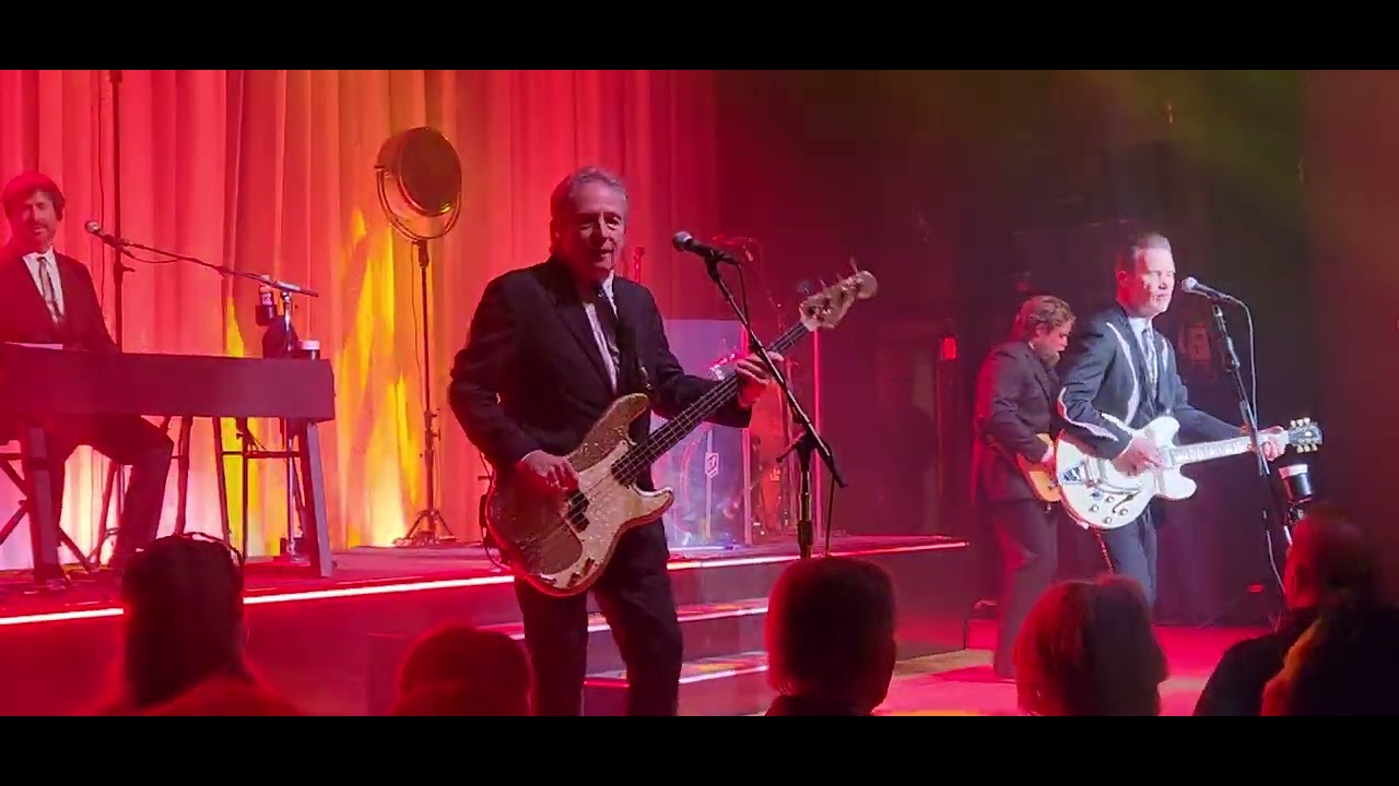 Chris Isaak,  Go Walking Down There