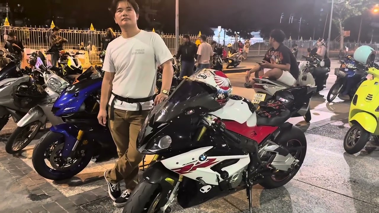 BMW s1000RR 2018 ကြီးနဲ့ မောင်းပြလိုက်ပါပြီ