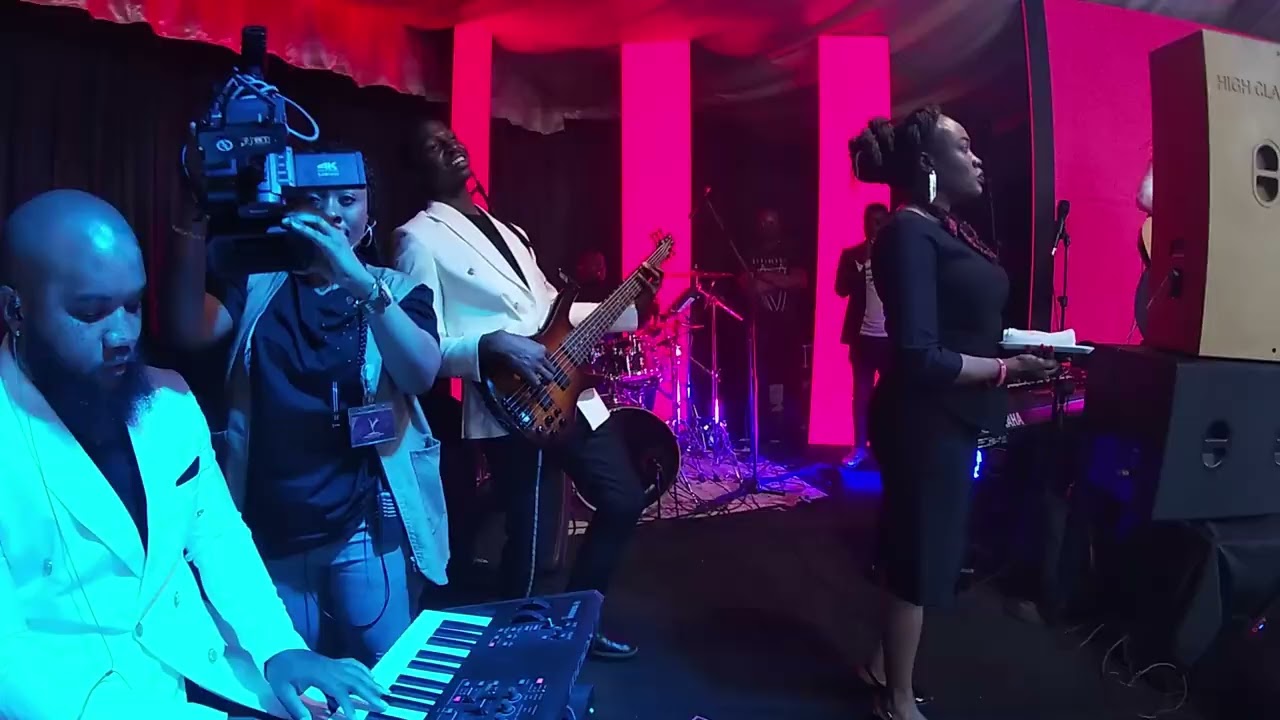 BRUTAL!!! SINACH'S MUSICIANS ARE WORLD CLASS!  MUST WATCH! BAND CAM / KOKO BASS @PastorJerryEze