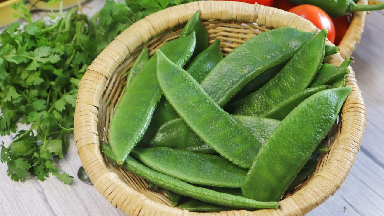 সিম দিয়ে বানিয়ে ফেলুন দুর্দান্ত স্বাদের রেসিপি গরম ভাতে যার স্বাদ অসাধারণ Sheem bata