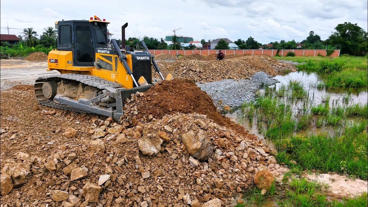 OMG Machines DH17C3 Perfectly Pushes or Digs soil Using a drill, Pushes Rocks, Forestry Work, Debris