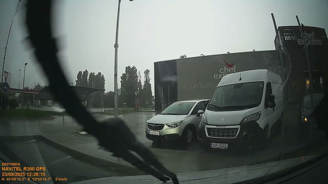 Autokamera - Po kiši prema Trstu