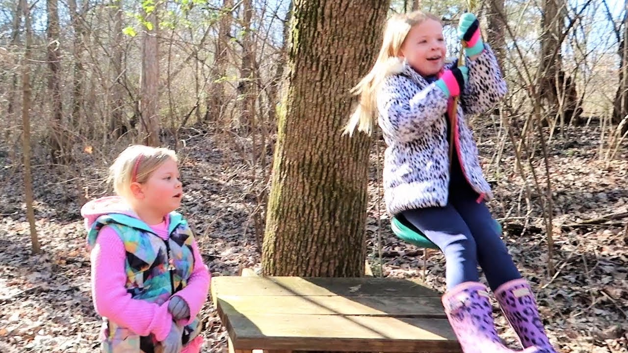 Lily Visits ~ Playing with Slime at Toy School ~ Backyard Fort Fun !!!