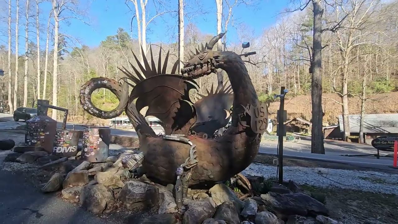 The Dragon Tail - 11 Miles of 318 Crazy Turns & Switch Back - Tn. - NC  #tailofthedragon